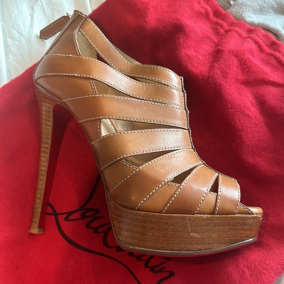 Authentic Christian Louboutin Pique Crie 140 Strappy Tan Ankle Booties size 37 - Picture 6 of 10